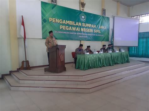 52 Pegawai Negeri Sipil Dilingkungan Kankemenag Bojonegoro Di Sumpah