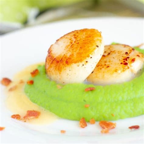 Pan Seared Scallops Recipe With Pea Puree Bacon And Vanilla Beurre Blanc