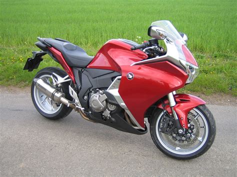Honda Vfr1200f Dct Road Test Automatic Bike Silky Smooth Ride