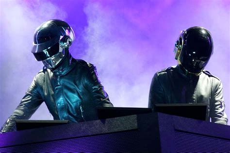Daft Punk impone récord de descargas en Spotify Poblanerías en línea