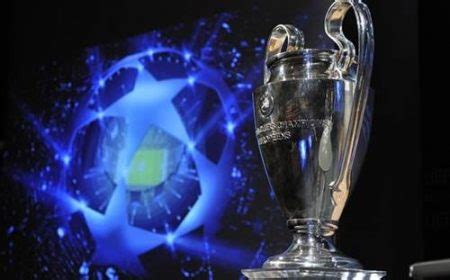 Pada liga champions musim 2019/2020 ini, laga final diselenggarakan di estádio da luz, lisbon, portugal. Daftar Juara Liga Champions Sepanjang Masa Lengkap (1955-2020)