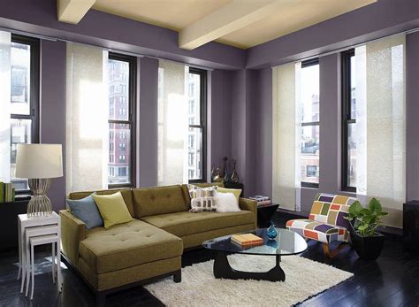 Warna Cat Ruang Tamu Modern Kombinasi Ungu dan Krem | Purple living