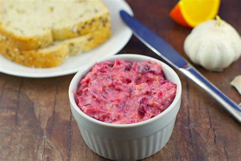The added fresh kernels of fresh corn make it extra corny, in a good way! Cranberry Cornbread Muffins|leftover cranberry sauce -Food Meanderings