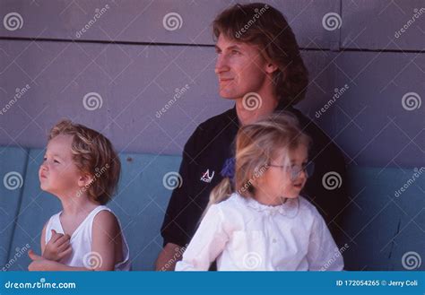 Wayne Gretzky And Children Editorial Image Image Of Slide 172054265