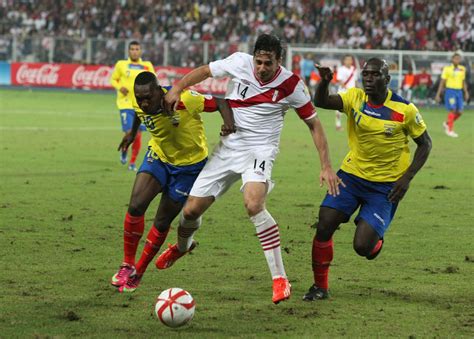 It is especially difficult for the ecuadorians, who still. Perú vs Ecuador en la cancha del emprendimiento | Noticias ...
