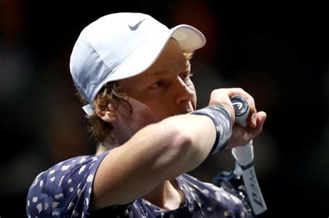 Jannik sinner racket / strings. Rafael Nadal wins but Jannik Sinner is the rising star ...