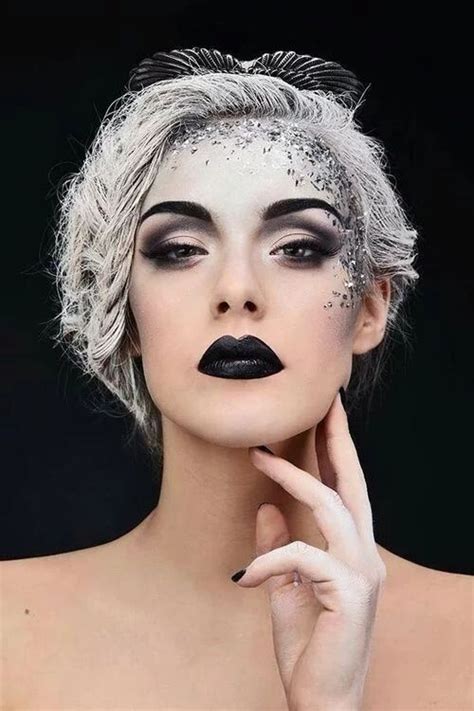 11 Stunningly Pretty Halloween Makeup Ideas Wonder Forest Sparkle