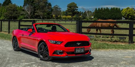 Ford Mustang sales stampede, muscle car outselling family SUV - photos