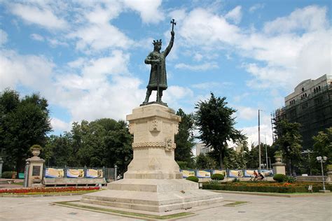Statuia Lui Stefan Cel Mare și Sfânt Chisinau