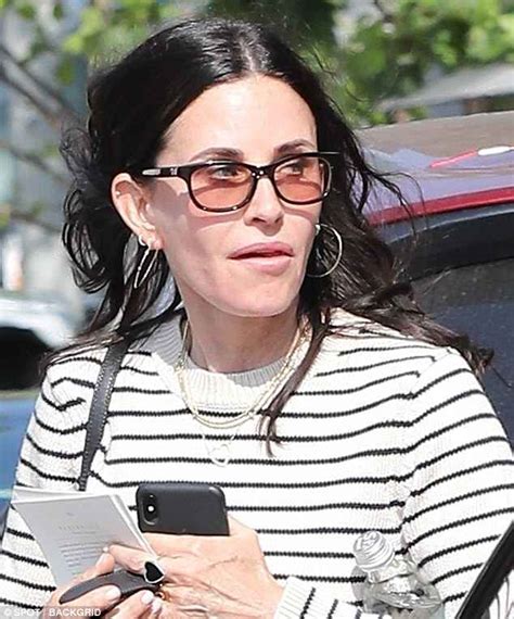 Courteney Cox Lets Her Natural Beauty Shine In La Daily Mail Online