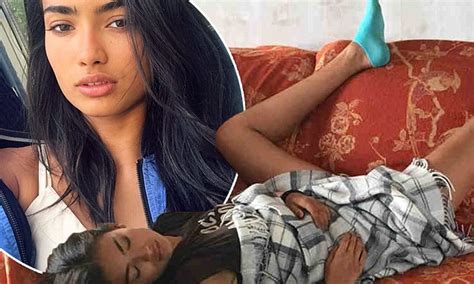 Victorias Secrets Kelly Gale Wows Again With Flawless Instagram Selfie