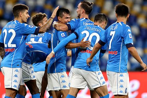 Vendita maglie calcio poco prezzo 2021 2022. Maglie Napoli 2021-2022 | Ecco come potrebbero essere le ...