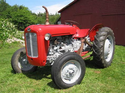 Eight year old garden tractor for sale as no longer needed. Woman offers £1,000 reward for safe return of family ...