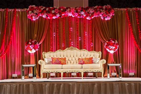 Wedding Backdrops 25 Stage Sets For A Fairy Tale Wedding