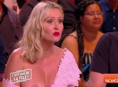 Zapping TV du mai Quand Tatiana Laurens montre son sein à la télévision