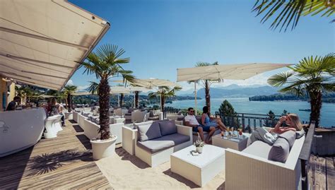 Bars Cafés Restaurants Les Plus Belles Terrasses De Suisse Avec Vue Sur Un Lac