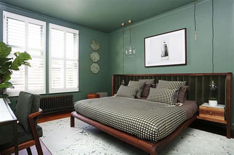 If you're getting ready to do some interior painting, then read this before you get started, and you'll be ready to buy the best paint for the job. Painting your ceilings and walls the same colour | Crown ...