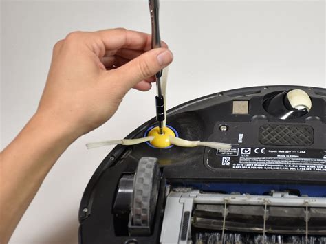 The irobot roomba 690 is a solid, affordable connected robot vacuum, but it isn't the best for homes with pets. iRobot Roomba 770 Side Brush Motor Replacement - iFixit ...