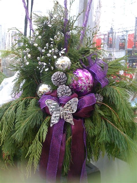 50+ statement christmas tree decor ideas for a memorable celebration. Gorgeous Live Purple Christmas Swag | Purple christmas ...