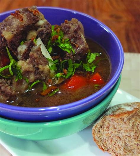 Tumiskan rempah tumis bersama bahan kisar. Delihayat Kitchen: Sup Tulang Berempah