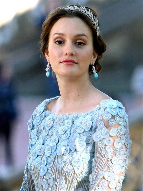 Blair wedding dress is actually an elie saab gown straight off of the couture runway. Blair Waldorf De La Boda Banda Para El Cabello // #Banda # ...