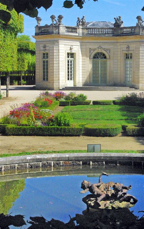 We were there in winter so it was great to have heaters and electric blankets. Île de France, the historic province of the Paris Region ...