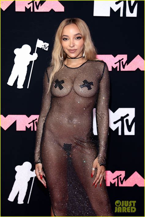 Tinashe Wears Most Daring Look Yet Goes Nearly Naked On MTV VMAs 2023