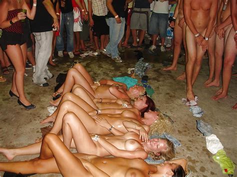 Topless Beach Group Cameltoe Hot Sex Picture