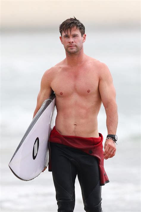 Vidéo Chris Hemsworth Fait Du Surf à Byron Bay En Australie Le 22 Octobre 2018 Purepeople