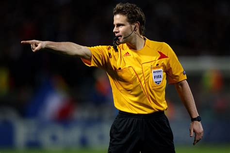 Felix brych hat streit mit seinen beiden langjährigen assistenten und vertraut deshalb auf andere linienrichter. Alemão Felix Brych nomeado para o Benfiva vs Twente ...