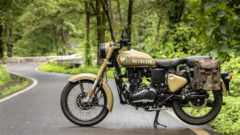 The royal enfield bullet 350 offers nostalgia and a bike with street presence and very good ride quality.if you are a vintage lover or if you wanna now, talking about this 2020 version, ever since its launch in 2009, the design of the royal enfield classic 350 has remained more or less the same over. Royal Enfield Classic 350 (BS6) | Bikekhoj