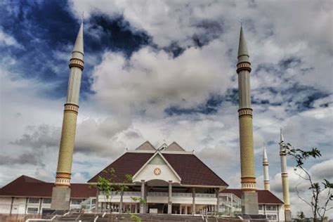 Masjid Raya Kh Hasyim Asyari Masjid Bernuansa Betawi Yang Tak Sekadar