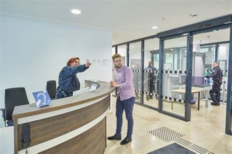 Schiebetür zeichnen grundriss grundriss schiebetür technische zeichnung schiebetür schiebetür technische schiebetür details im grundriss der horizontale schnitt durch ein wandintegriertes. Barrierefreiheit im Fachgerichtszentrum | Nds. Finanzgericht