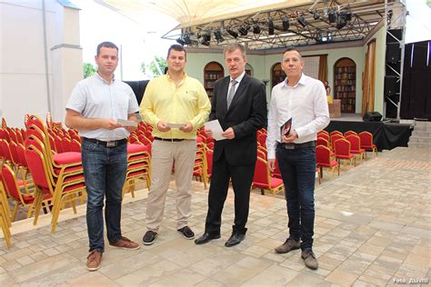 Naponta bővülő magyar és angol online sorozatok tárháza. Egervári FesztiVÁR - ZalaMédia - A helyi érték