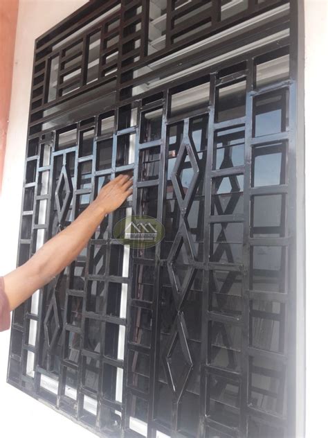 Hal ini tentu akan membuat pemilik rumah bisa memilih teralis yang sesuai dengan rumah dan sekaligus mempercantik tampilanya. Harga Tralis Jendela Minimalis di Tegal ~ AMANAH JAYA ...