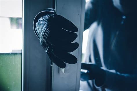 Mar 26, 2012 · as a last resort, you can get sloppy and break into your own house. 7 Tips From Ex-Burglar To Protect Your Home This Winter