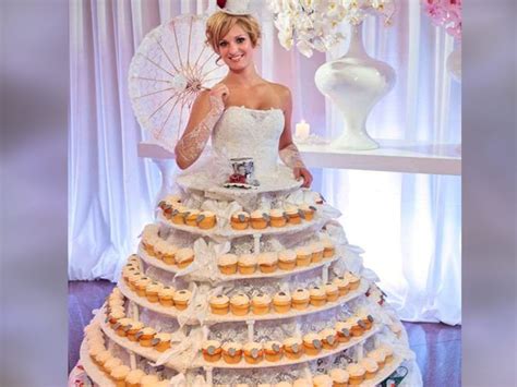 Hilariously Ugly And Dumb Wedding Dresses That Will Make You Never Want