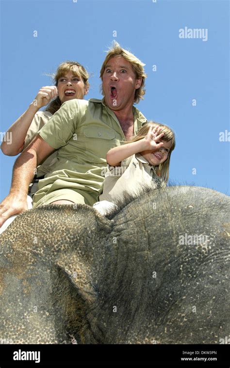 Steve Irwin And Terri And Bindycrocodile Hunter Wife And Kidgeles Usa