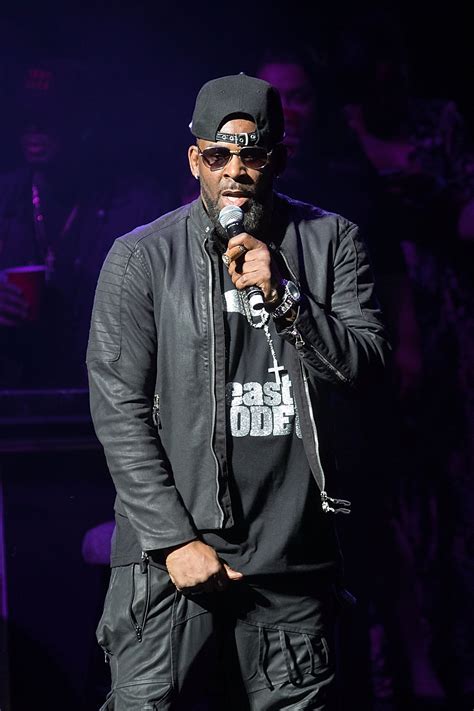 Aug 04, 2021 · kelly, who was in the courtroom tuesday, has been locked up since he was indicted, mostly housed in a federal jail in chicago. R.Kelly Timeline: Life, Career and Sexual Assault Accusations - Essence