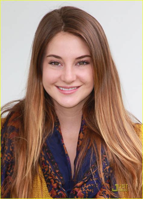 Shailene Woodley Time For A Heriocs Pinic Shailene