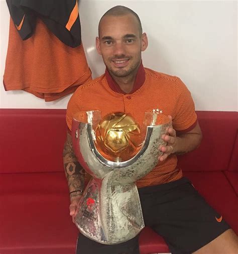 O 'sniper' que fez a holanda sonhar. wesley sneijder #1151135 - uludağ sözlük galeri