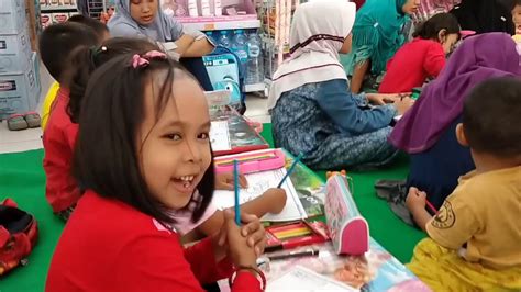 Berikut ini contoh gambar bunga untuk diwarnai sebagai sarana belajar mewarnai anak. lomba Warnai Anak Tk - YouTube