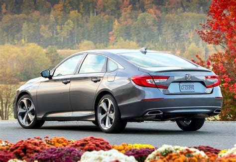 2018 honda accord kills the v6 adds type r auto news. Honda Accord 2019: Características y precio en Colombia