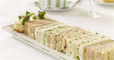 Αφιερωμένες στο afternoon tea οι σημερινές συνταγές για finger sandwiches που θα ενθουσιάσουν