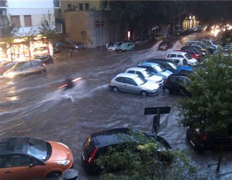 Dopo i danni causati ieri in liguria, toscana così tutte le scuole di roma e provincia restano chiuse a causa dell'allerta maltempo: Maltempo Italia: spaventoso nubifragio su Roma, neve a ...