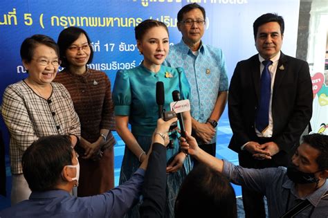 นายกรัฐมนตรี เห็นชอบมาตรการช่วยเหลือแรงงาน ผู้ประกันตน มาตรา 33 โครงการ ม.33 เรารักกัน 2. จับกัง1'มอบที่ปรึกษาฯ ลุยนครปฐม ดึงแรงงานภาคอิสระเข้าระบบ ...