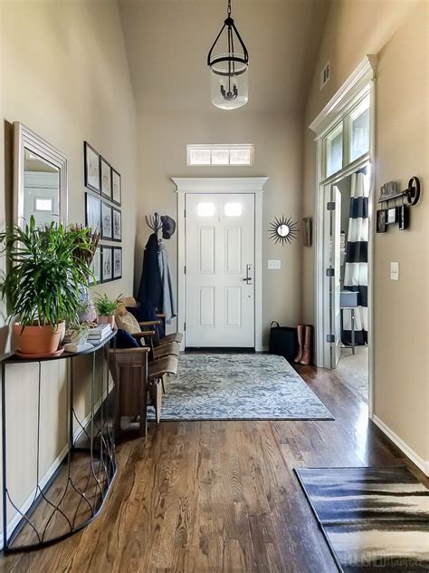 20 Decorating Entryway Ideas To Create An Inviting First Impression