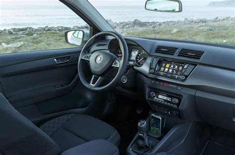 Tous les décès depuis 1970, évolution de l'espérance de vie en france, par département, commune, prénom et nom de famille ! 2015 Skoda Fabia estate review review | Autocar