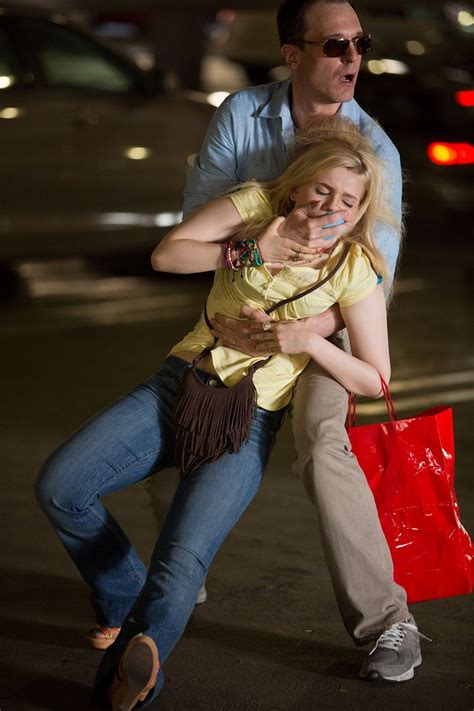 Jordan takes a call from a young girl, leah (evie. Bild von The Call - Leg nicht auf! - Bild 3 auf 24 ...