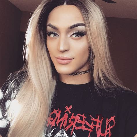 ˈpablu viˈtaɾ) is a brazilian drag queen, singer and songwriter. Pabllo Vittar beija fã que invadiu palco de show em São ...